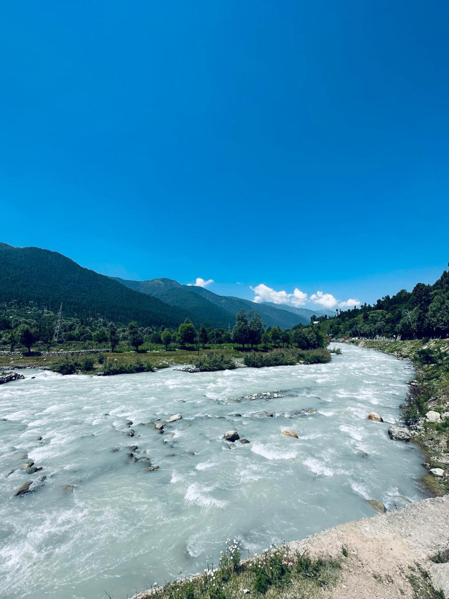 Houseboat Newworld And Transportation Hotel Srinagar  Exterior photo